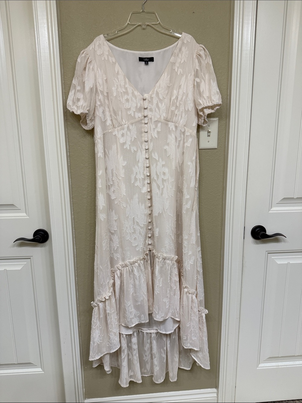 Lulu's Cream Lace High-Low Button Midi Dress